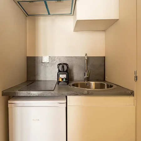 Stylish & Cozy Air-conditioned
